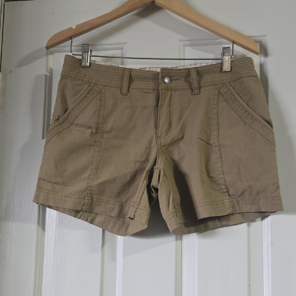 Womens Mountain Khaki New Brown Tan Shorts. Size 6